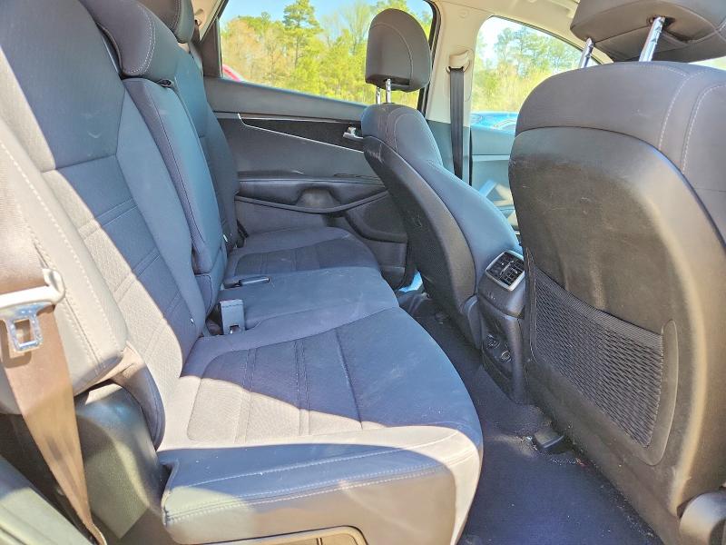 48810516 :رقم المزاد ، 5XYPGDA56HG232135 vin ، 2017 Kia Sorento مزاد بيع
