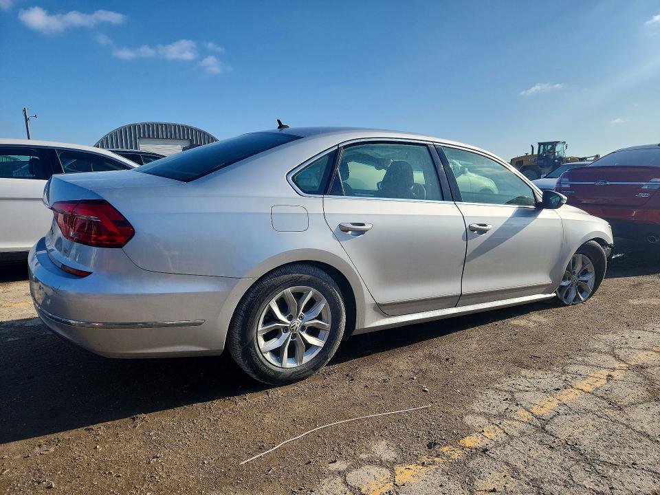 48095666 :رقم المزاد ، 1VWAS7A33GC049943 vin ، 2016 Volkswagen Passat مزاد بيع