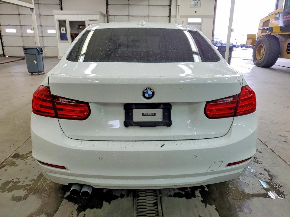 2015 Bmw 328 მანქანა იყიდება აუქციონზე, vin: WBA3C1C54FK120928, აუქციონის ნომერი: 48424086