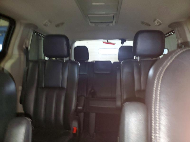 49757996 :رقم المزاد ، 2A4RR8DG6BR656404 vin ، 2011 Chrysler Town & Country مزاد بيع