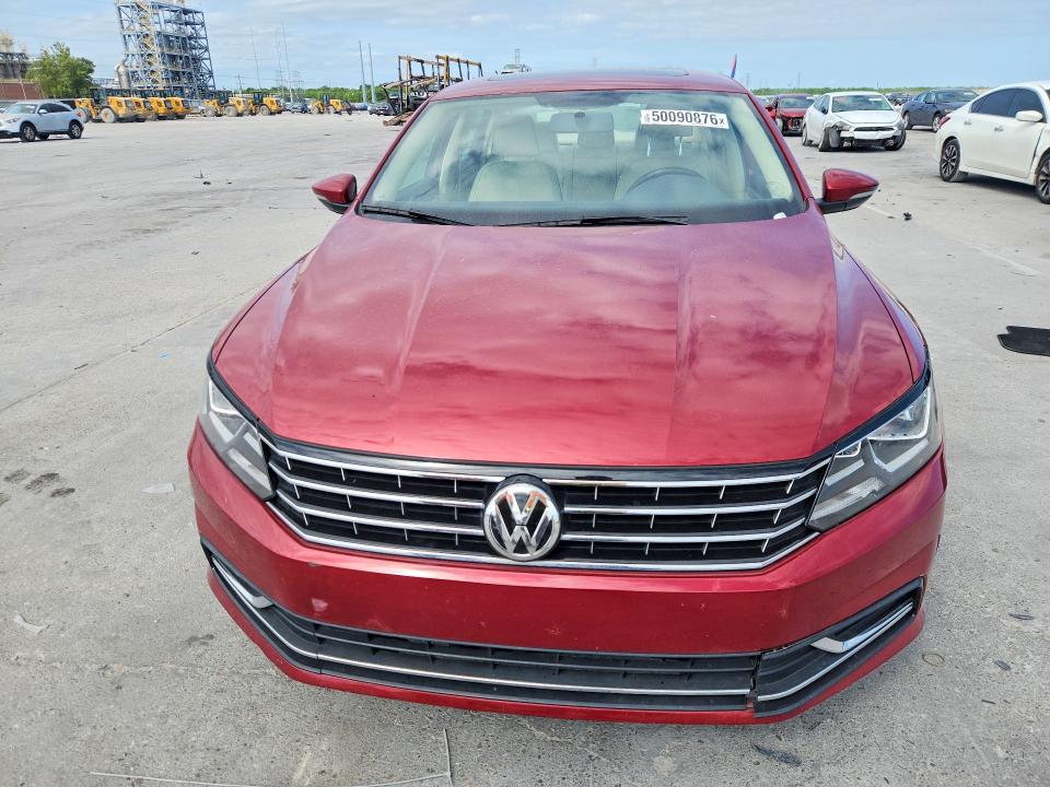 50090876 :رقم المزاد ، 1VWBT7A36HC054878 vin ، 2017 Volkswagen Passat مزاد بيع