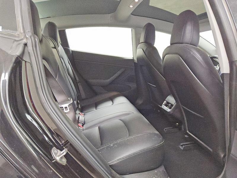 48601476 :رقم المزاد ، 5YJ3E1EA9JF028078 vin ، 2018 Tesla Model 3 مزاد بيع