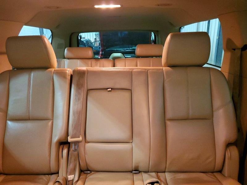51897696 :رقم المزاد ، 1GNSKJE33BR334511 vin ، 2011 Chevrolet Suburban مزاد بيع