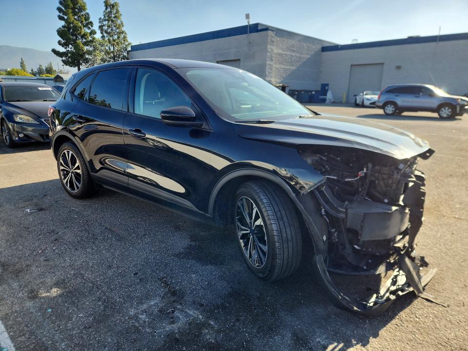50624266 :رقم المزاد ، 1FMCU0G62MUA35063 vin ، 2021 Ford Escape مزاد بيع