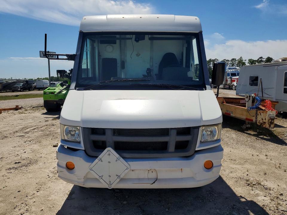2015 Isuzu Npr მანქანა იყიდება აუქციონზე, vin: JALB4T175F7W00506, აუქციონის ნომერი: 42015936