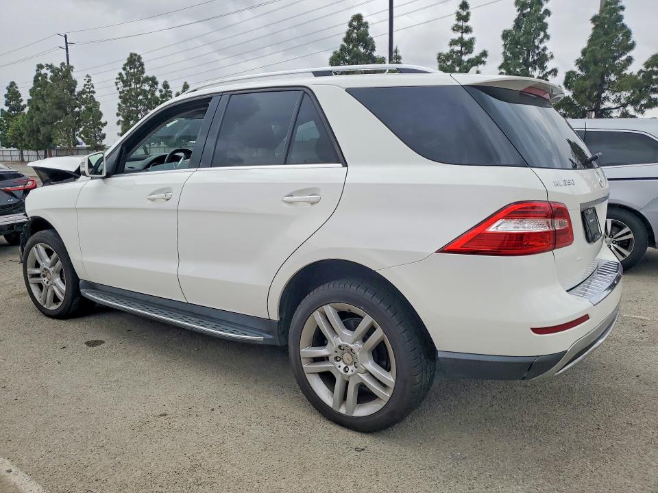 Продажа на аукционе авто 2015 Mercedes-benz Ml, vin: 4JGDA5HB9FA588108, номер лота: 49669476