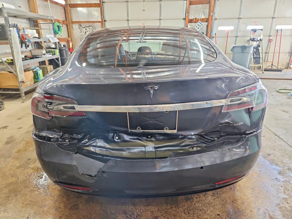 48925536 :رقم المزاد ، 5YJSA1E22LF356073 vin ، 2020 Tesla Model S مزاد بيع