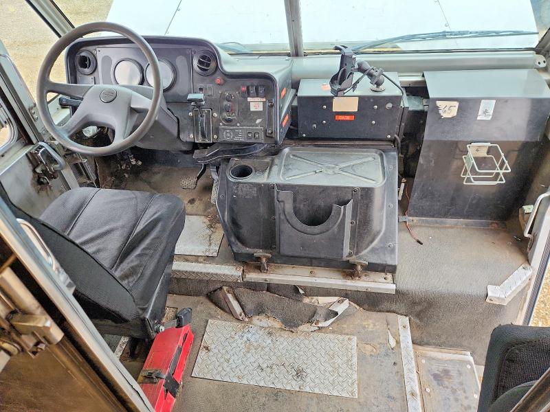 47598436 :رقم المزاد ، 4UZAANBW47CY11451 vin ، 2007 Freightliner Chassis مزاد بيع