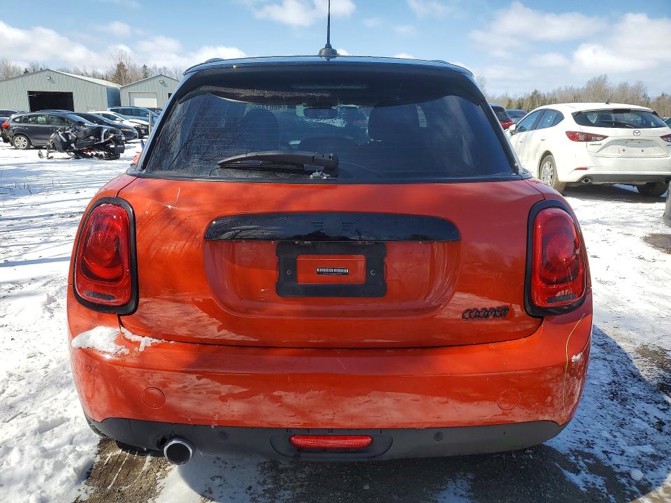 48614986 :رقم المزاد ، WMWXU7C08M2P32942 vin ، 2021 Mini Cooper مزاد بيع