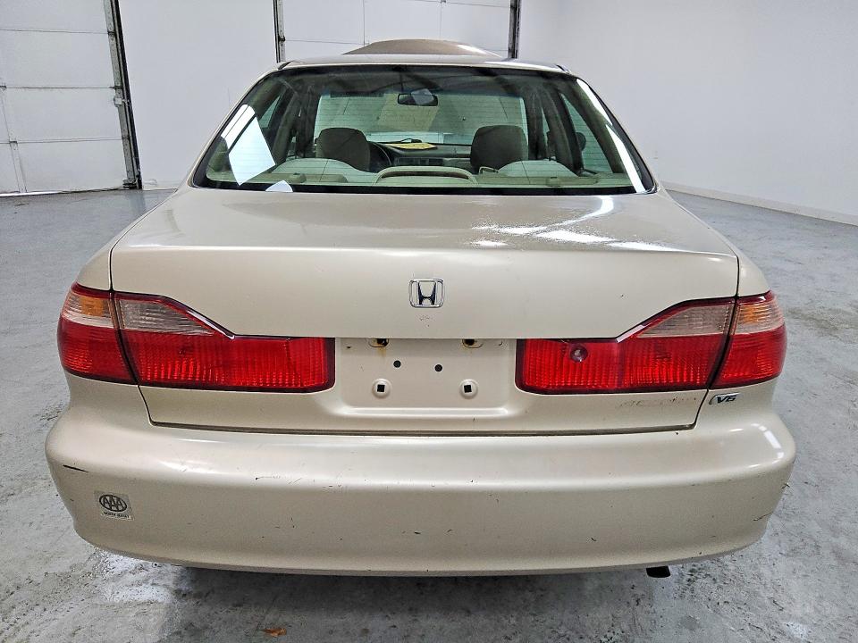 47966106 :رقم المزاد ، 1HGCG1644YA009235 vin ، 2000 Honda Accord مزاد بيع