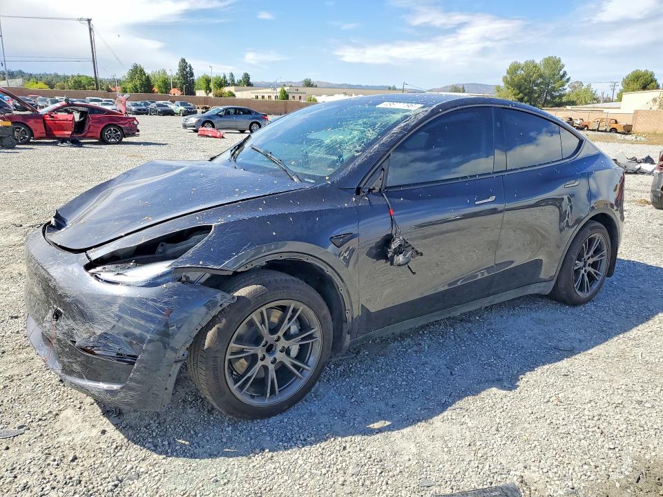 2025 Tesla Model Y მანქანა იყიდება აუქციონზე, vin: 7SAYGDEDXSF302775, აუქციონის ნომერი: 48677796