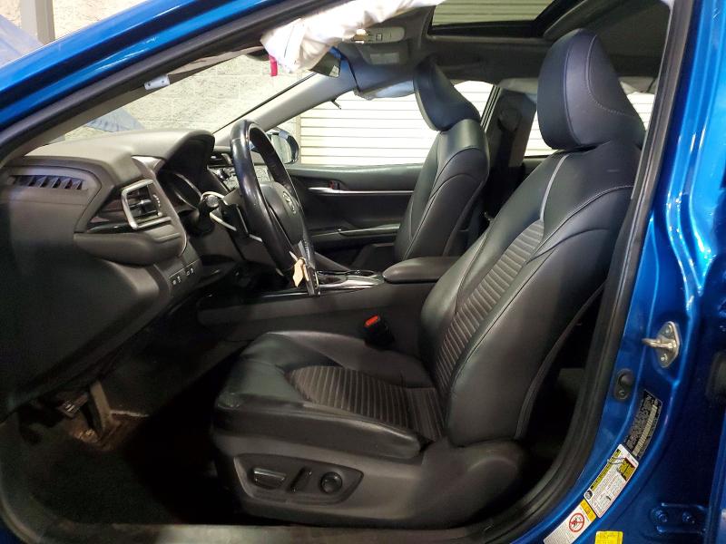 48864866 :رقم المزاد ، 4T1B11HK9JU116126 vin ، 2018 Toyota Camry مزاد بيع