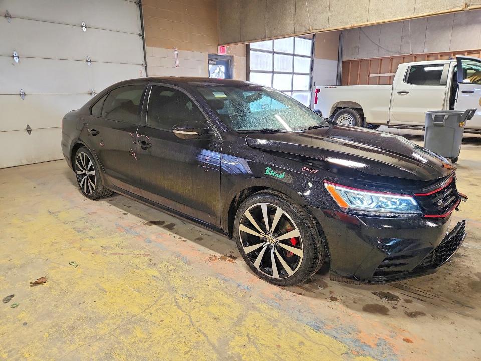 47633126 :رقم المزاد ، 1VWJM7A31JC039333 vin ، 2018 Volkswagen Passat مزاد بيع