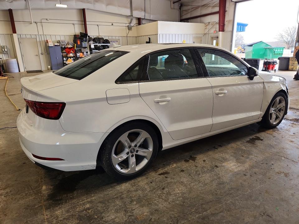 Aukcja sprzedaży 2017 Audi A3, vin: WAUAUGFF5H1038002, numer aukcji: 49222616