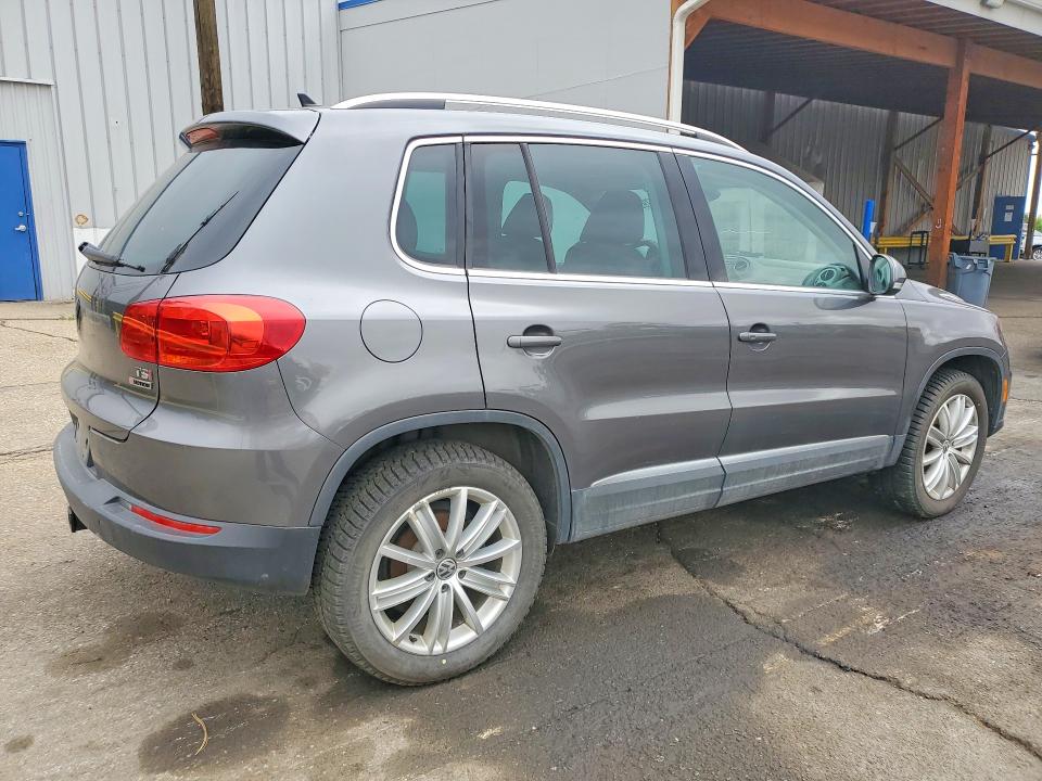 Продажа на аукционе авто 2016 Volkswagen Tiguan, vin: WVGBV7AX0GW510480, номер лота: 49857996
