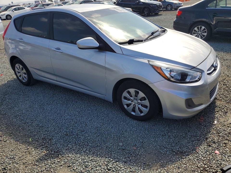 52041376 :رقم المزاد ، KMHCT5AE0HU320172 vin ، 2017 Hyundai Accent مزاد بيع