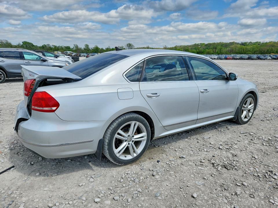 49438826 :رقم المزاد ، 1VWCN7A38EC034643 vin ، 2014 Volkswagen Passat مزاد بيع