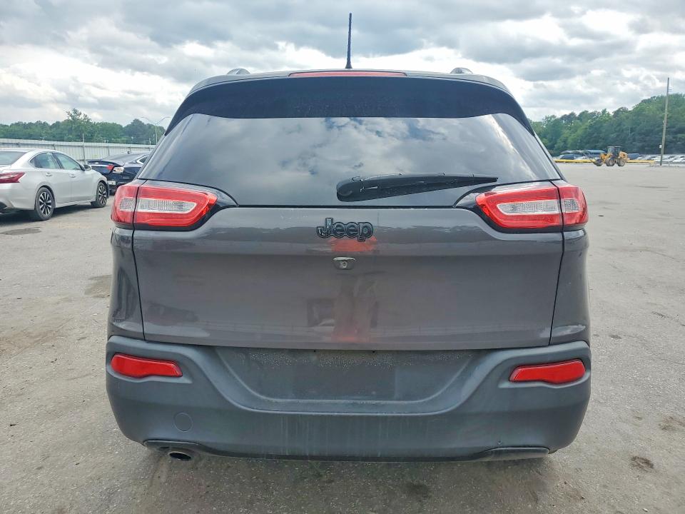 51583376 :رقم المزاد ، 1C4PJLCB4JD518844 vin ، 2018 Jeep Cherokee مزاد بيع