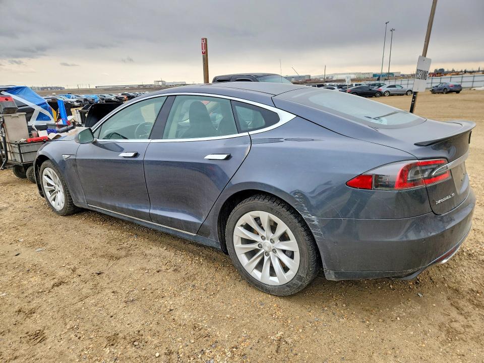Продажа на аукционе авто 2015 Tesla Model S, vin: 5YJSA1H23FFP75632, номер лота: 48191926