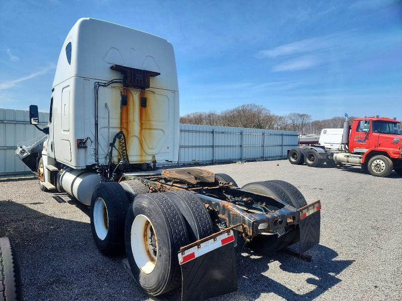 Продаж на аукціоні авто 2015 Freightliner Cascadia 125, vin: 1FUJGLD65FLGJ1340, номер лоту: 49317426