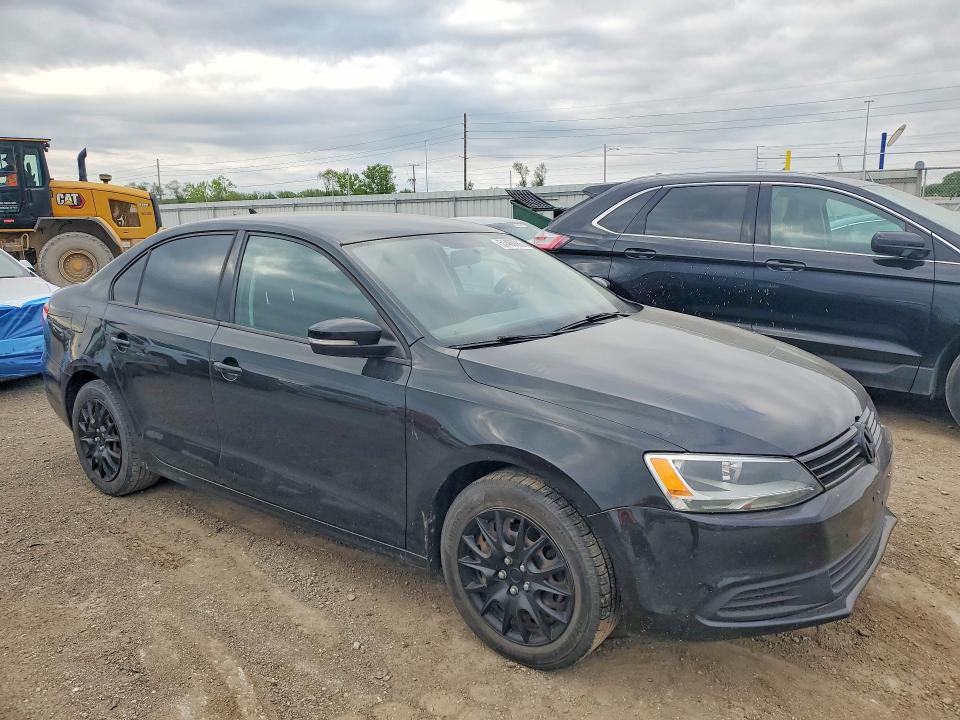 51468066 :رقم المزاد ، 3VWD17AJ1EM381373 vin ، 2014 Volkswagen Jetta مزاد بيع