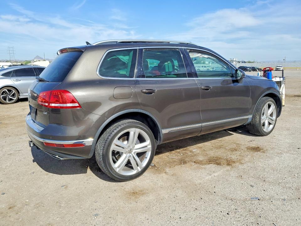 50668556 :رقم المزاد ، WVGEP9BP9GD003090 vin ، 2016 Volkswagen Touareg مزاد بيع