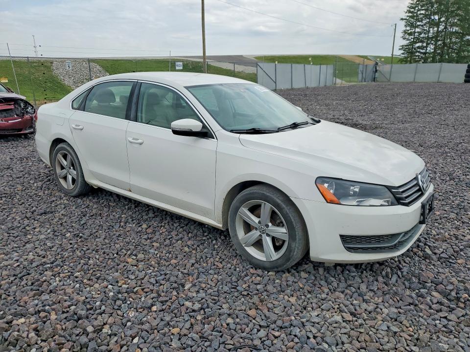 2013 Volkswagen Passat მანქანა იყიდება აუქციონზე, vin: 1VWBP7A35DC044387, აუქციონის ნომერი: 50950816