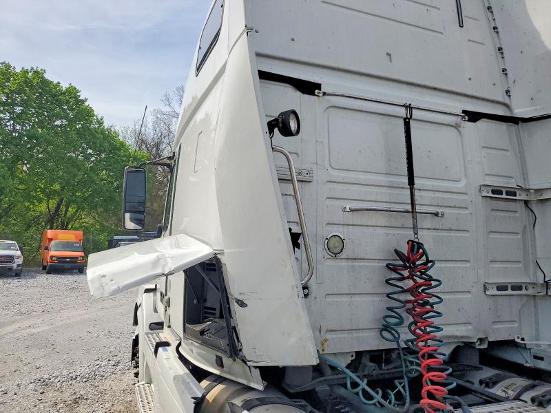 2017 Volvo Vnl მანქანა იყიდება აუქციონზე, vin: 4V4NC9TH2HN988274, აუქციონის ნომერი: 49796986