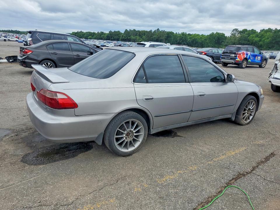 1999 Honda Accord მანქანა იყიდება აუქციონზე, vin: 1HGCG564XXA071017, აუქციონის ნომერი: 52050106