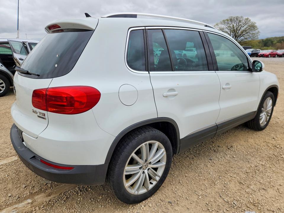 51336516 :رقم المزاد ، WVGBV7AX9FW579635 vin ، 2015 Volkswagen Tiguan مزاد بيع