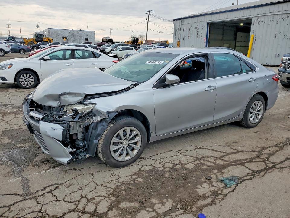 49056076 :رقم المزاد ، 4T1BF1FK5HU331730 vin ، 2017 Toyota Camry مزاد بيع
