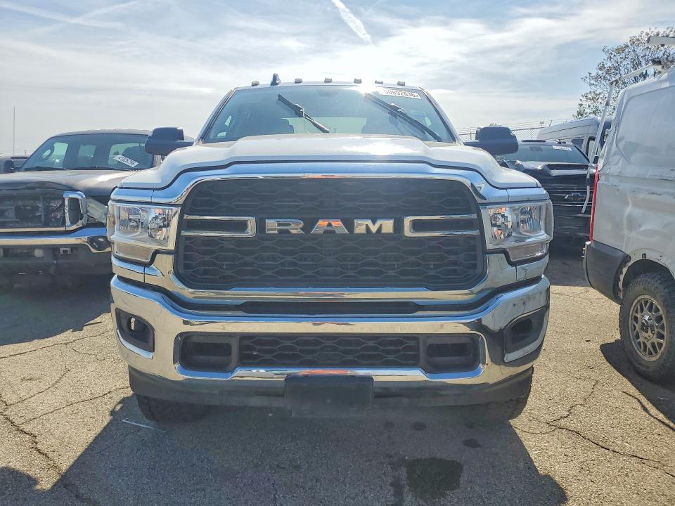 50892636 :رقم المزاد ، 3C6UR5HJ0LG185112 vin ، 2020 Ram 2500 مزاد بيع