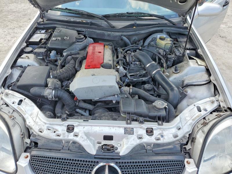 51835986 :رقم المزاد ، WDBKK47F4YF163147 vin ، 2000 Mercedes-benz Slk مزاد بيع
