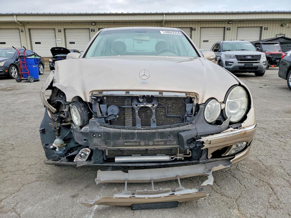 48842256 :رقم المزاد ، WDBUF70J64A429160 vin ، 2004 Mercedes-benz E مزاد بيع