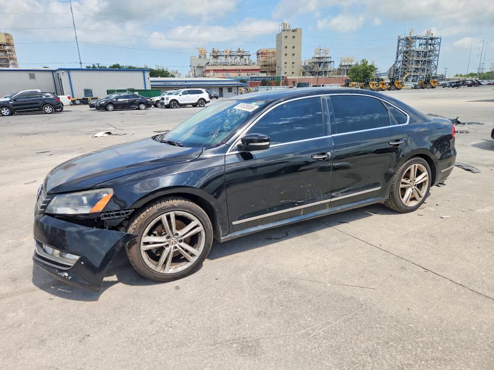51528066 :رقم المزاد ، 1VWBS7A30FC019544 vin ، 2015 Volkswagen Passat مزاد بيع