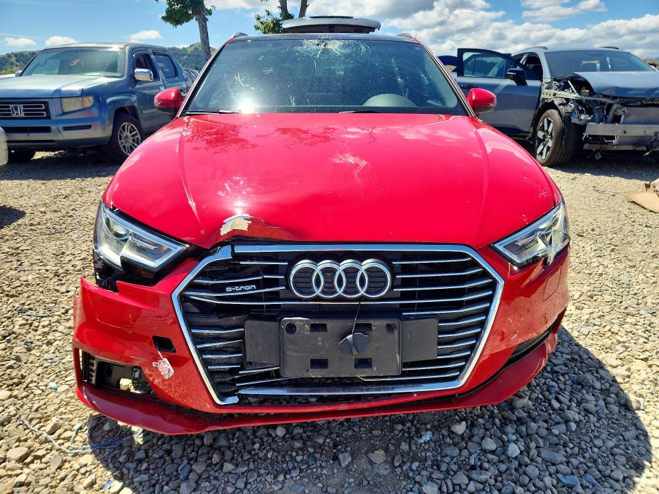 2018 Audi A3 მანქანა იყიდება აუქციონზე, vin: WAUUPBFF8JA082010, აუქციონის ნომერი: 49951326