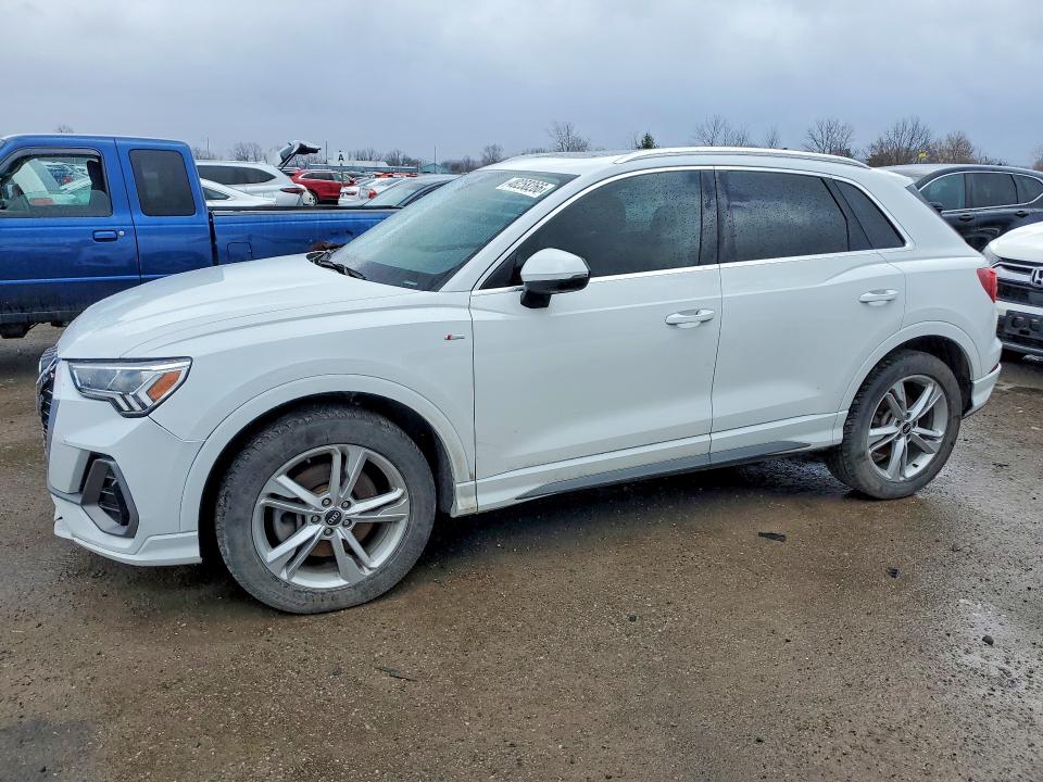 48258266 :رقم المزاد ، WA1FECF31M1040581 vin ، 2021 Audi Q3 مزاد بيع