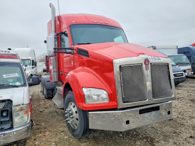 47457366 :رقم المزاد ، 1XKZDP9X2JJ186581 vin ، 2018 Kenworth Construction مزاد بيع