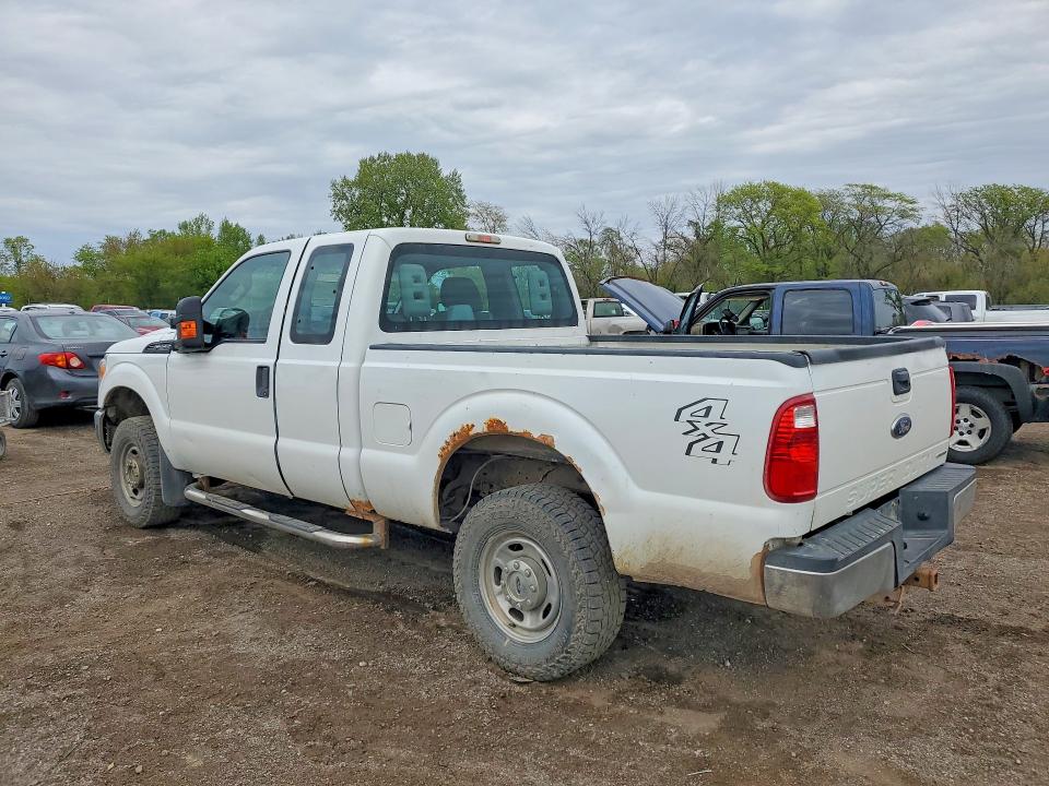 51820196 :رقم المزاد ، 1FT7X2B65FEC37439 vin ، 2015 Ford F250 مزاد بيع