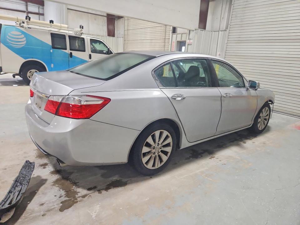 50855546 :رقم المزاد ، 1HGCR2F7XFA006198 vin ، 2015 Honda Accord مزاد بيع