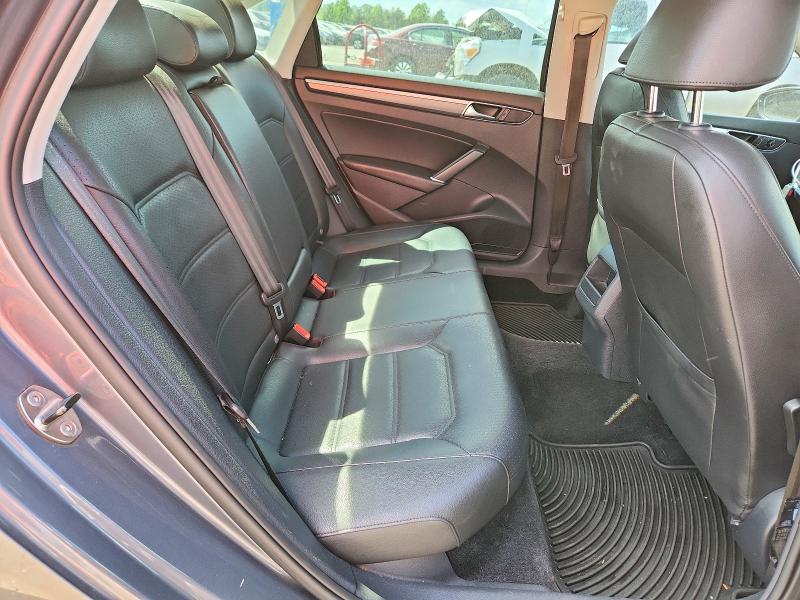 49979576 :رقم المزاد ، 1VWDT7A36HC060950 vin ، 2017 Volkswagen Passat مزاد بيع