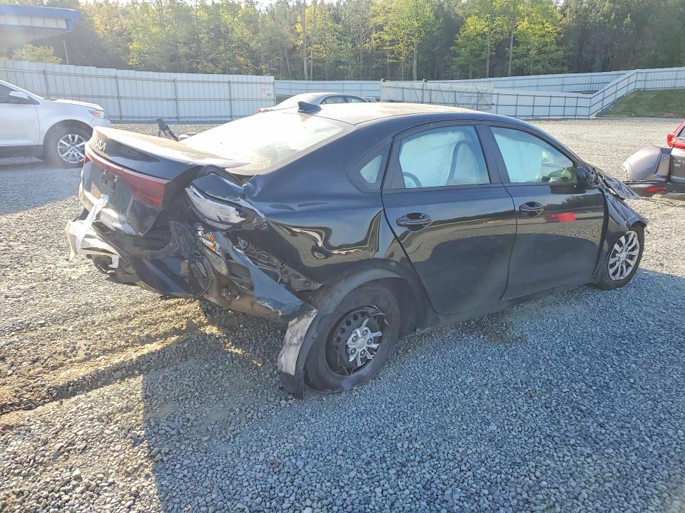 49226616 :رقم المزاد ، 3KPF24AD0NE499359 vin ، 2022 Kia Forte مزاد بيع