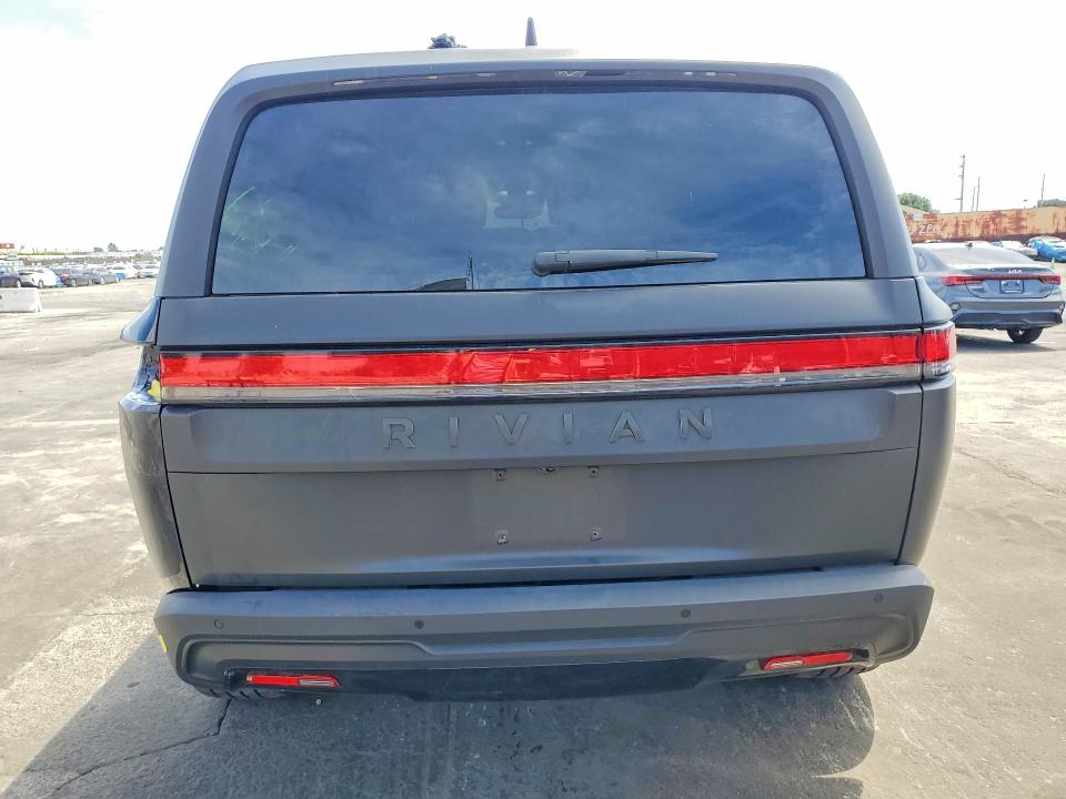 49705566 :رقم المزاد ، 7PDSGABA1PN028086 vin ، 2023 Rivian R1s مزاد بيع