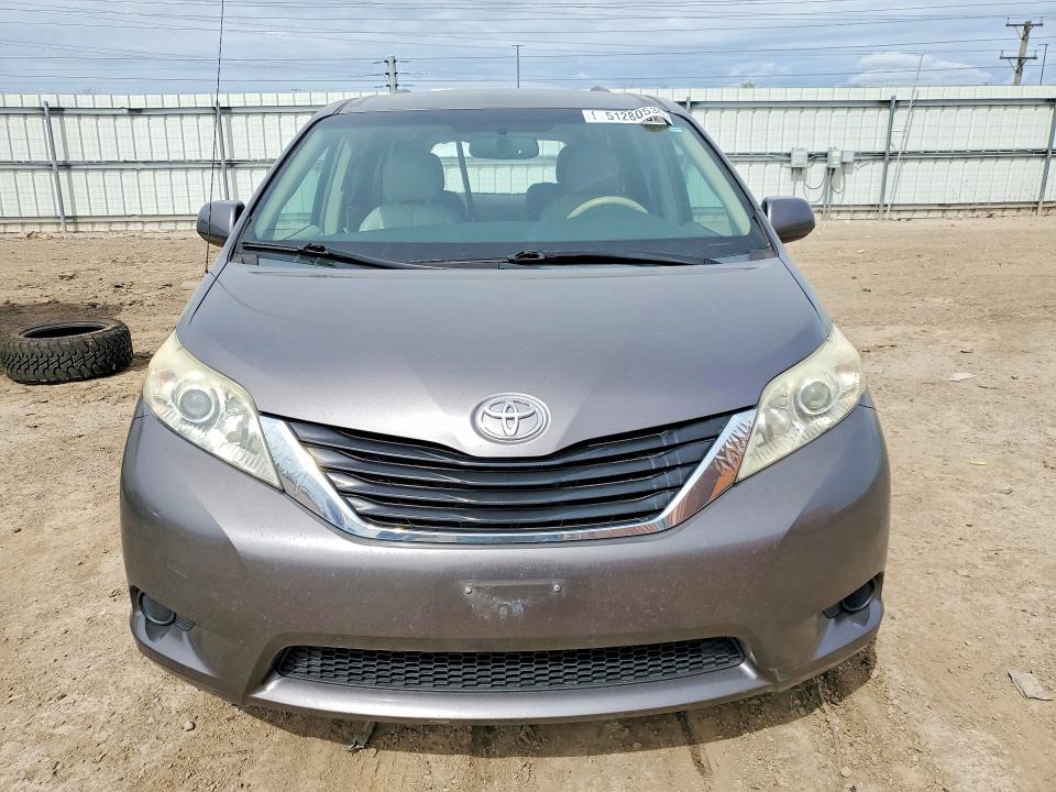 51280536 :رقم المزاد ، 5TDKK3DC9BS025553 vin ، 2011 Toyota Sienna مزاد بيع