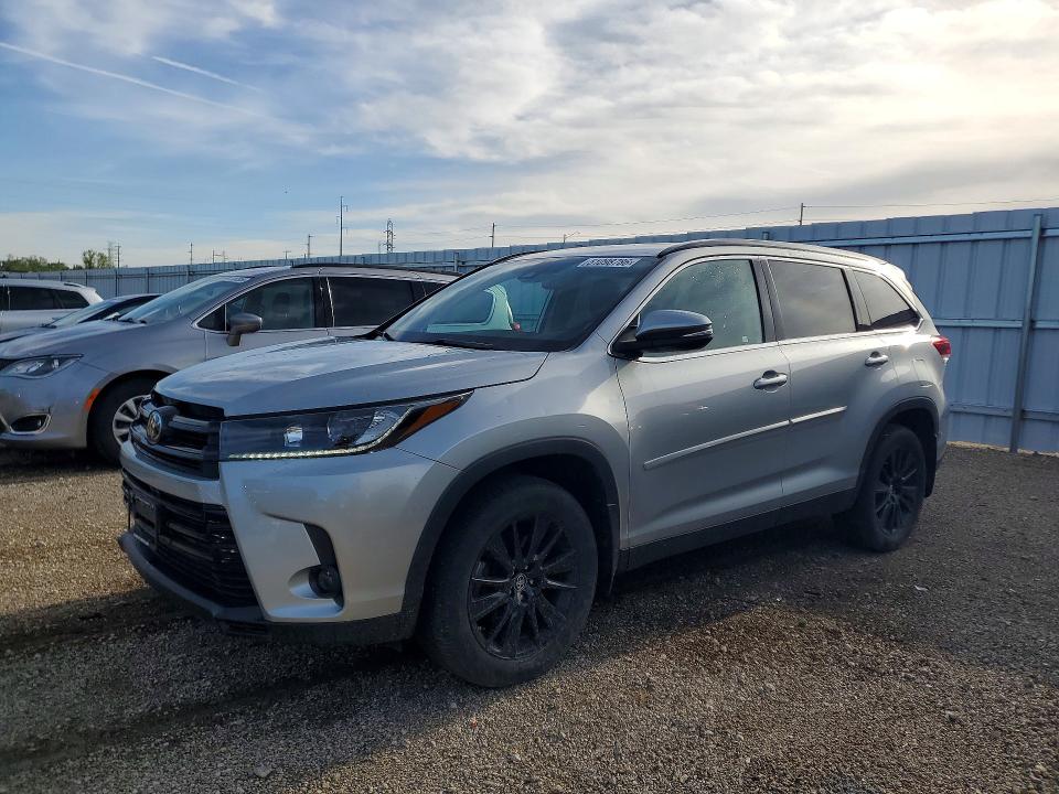 Продажа на аукционе авто 2019 Toyota Highlander, vin: 5TDJZRFH6KS599529, номер лота: 51098786