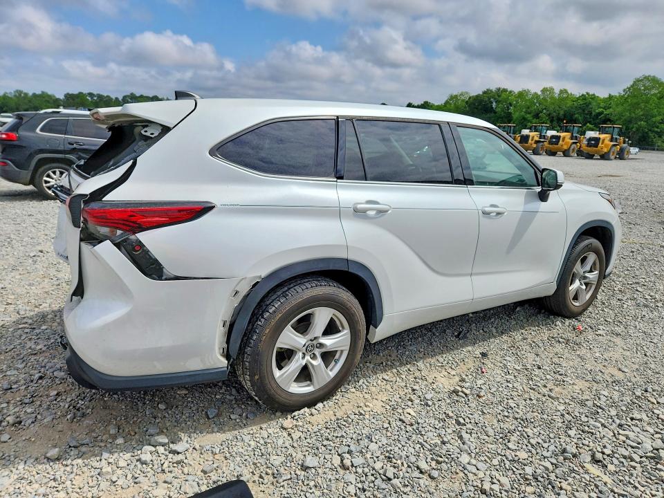 Продаж на аукціоні авто 2022 Toyota Highlander, vin: 5TDCZRAH5NS560645, номер лоту: 51456186