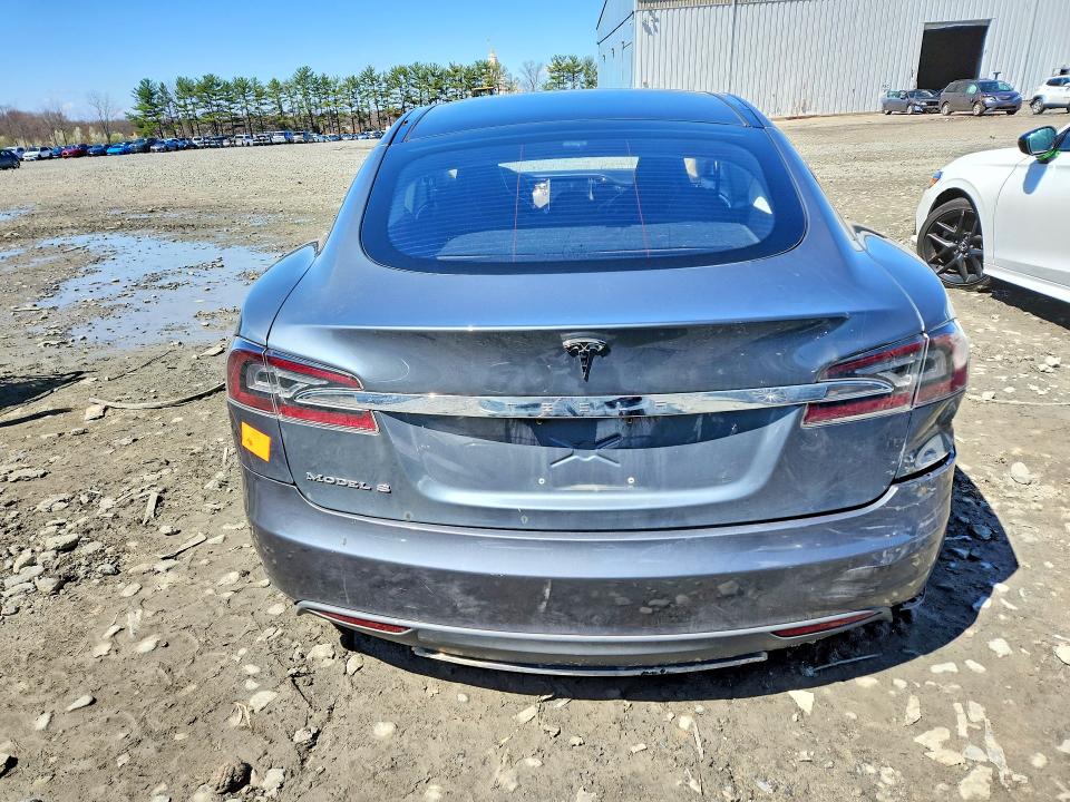 48944606 :رقم المزاد ، 5YJSA1CN3DFP03442 vin ، 2013 Tesla Model S مزاد بيع