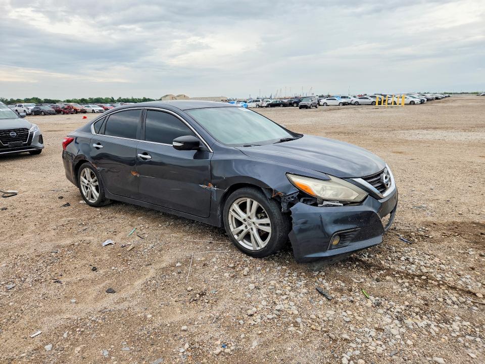 50298946 :رقم المزاد ، 1N4BL3AP5HC156032 vin ، 2017 Nissan Altima مزاد بيع
