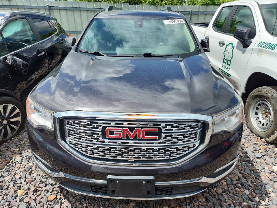 50159306 :رقم المزاد ، 1GKKNPLS7HZ135665 vin ، 2017 Gmc Acadia مزاد بيع