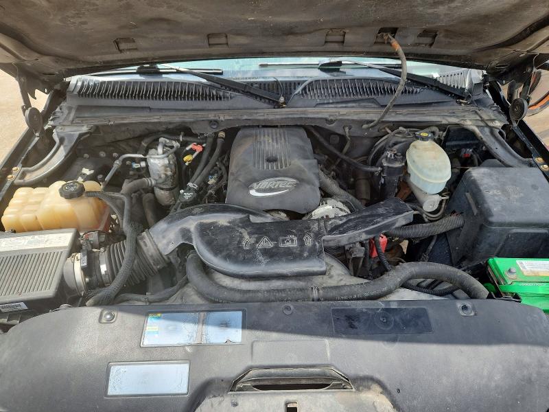 2003 Chevrolet Suburban მანქანა იყიდება აუქციონზე, vin: 3GNFK16Z23G289826, აუქციონის ნომერი: 51716636